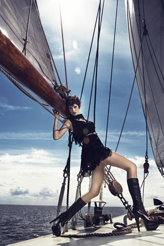 [cw-antm11-mckey-container_021561-229307-500x750[2].jpg]